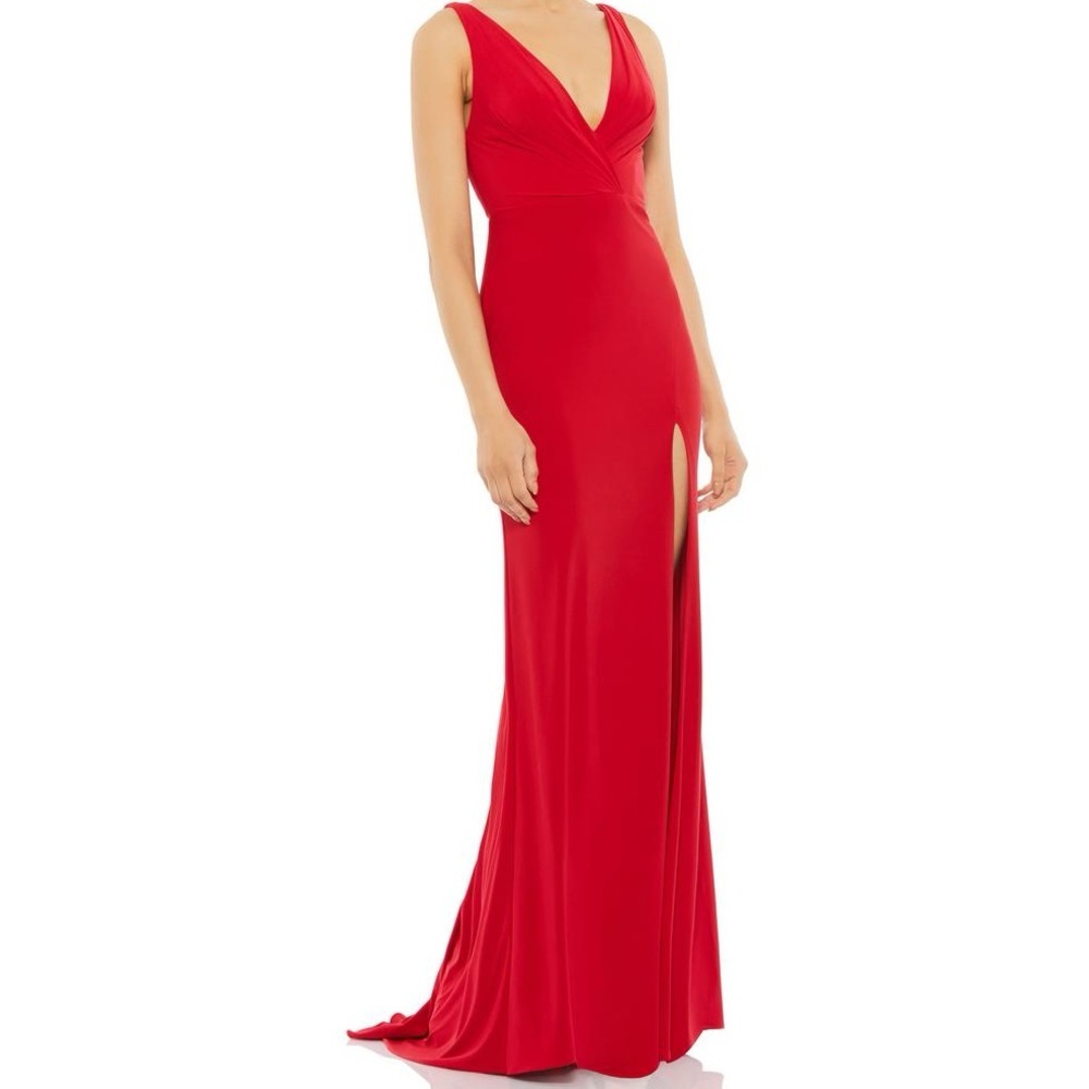 Mac Duggal | Leena